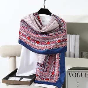 Foulard in seta etnico retrò da donna, sciarpa lunga in satin sottile per vacanza spiaggia estate.