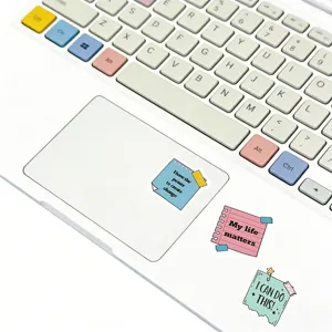 Autocollants notes adhésives citations anglaises inspirantes vue détail carnet.