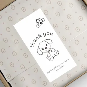 Vue détaillée de l'autocollant chien de dessin animé avec de jolies illustrations et texte.
