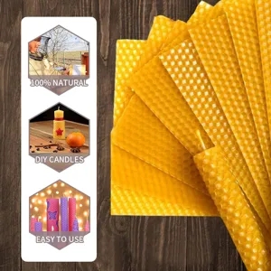 Vue détaillée de feuilles de cire d'abeille alvéolées pour bougies DIY faites main.
