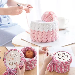 Kit de base et couvercle en bois pour panier crochet DIY avec fil rose pour loisirs créatifs.