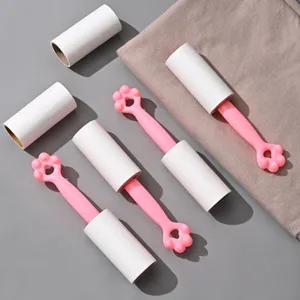 Pluisroller set voor dierenharen met roze kattenpoot handvat en navulrollen voor kleding.