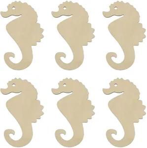 Formes d'hippocampes en bois brut non fini pour loisirs créatifs et décoration.