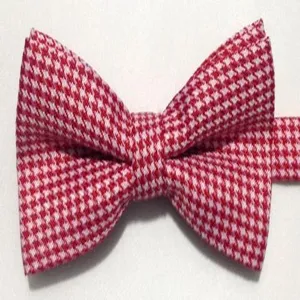 Red and white houndstooth bow tie, classic British style neckwear for men daily wear.