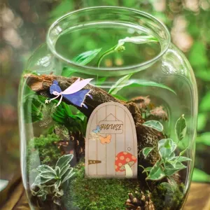 Kit de decoración de terrario de jardín miniatura con puerta de hadas de madera y hada linda.