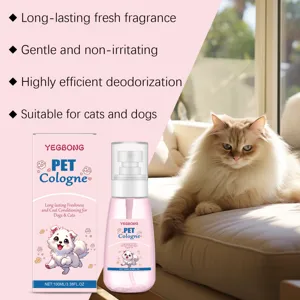 Detalle del spray desodorante para mascotas YEGBONG con botella y caja para perros y gatos.