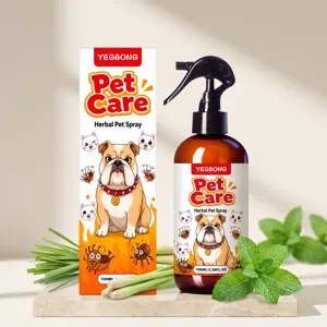Spray repelente de pulgas y garrapatas a base de hierbas para mascotas con envase.
