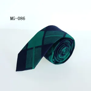 Corbata estrecha de algodón para hombre verde y azul a cuadros estilo británico casual