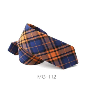 corbata a cuadros delgada para hombre estilo británico negocios ocio algodón accesorio cuello.