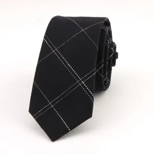 Corbata estrecha negra de algodón para hombre con patrón de cuadrícula blanca, ideal.