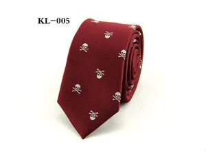 Corbata de hombre burdeos con elegante motivo jacquard de calaveras, diseño estrecho.