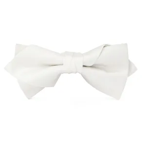Classic white bow tie for men, perfect for formal wedding, business suit, and evening party wear.