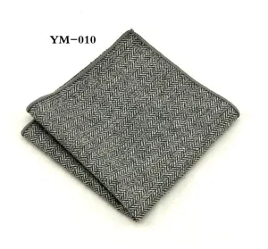 Heren wollen pochet met klassiek grijs visgraatpatroon, elegante pak zakdoek accessoire.