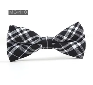 Nœud papillon classique à carreaux noir et blanc pour homme, accessoire de style britannique.