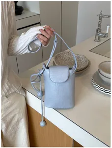 Sommer trendige Mini Umhängetasche Damen schicke Crossbody Handytasche Alltag Design.
