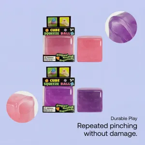 Vue rapprochée détaillée du jouet anti-stress cube montrant une texture douce et résistante.
