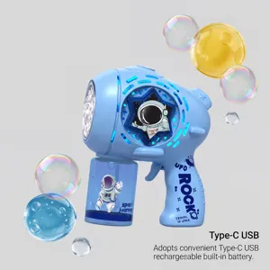 Vista dettagliata della pistola per bolle spaziali, macchina per bolle astronauta elettrica.