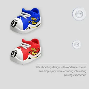 Ensemble de jouet de chaussure de football catapulte, design de tir sûr pour le sport.