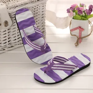 Violett weiss gestreifte Zehentrenner Sommer Badeschuhe Damen Flach Pantoletten neu Mode
