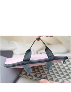 Detailansicht von Griff und Reißverschluss der rosa Oxford-Canvas Laptoptasche, praktisch.
