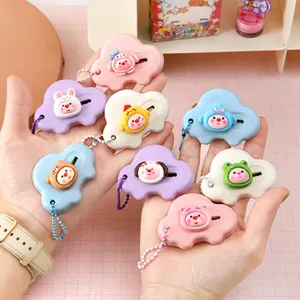 Cutter de poche miniature en forme de nuage avec figurines de dessin animé 3D en résine.