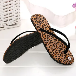 Damen Leopardenmuster Zehentrenner Sommer Strand Freizeit flache Schuhe schwarze Riemen