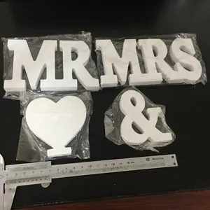 White wooden MR MRS letters and heart symbol wedding party decoration props desktop display
