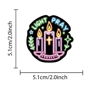 Détail d'autocollant bougie croix néon montrant la taille de 5.1cm pour loisirs créatifs.