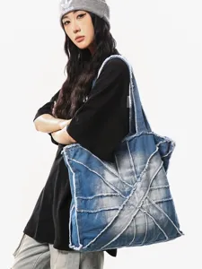 Μεγάλη τσάντα tote από denim για γυναίκες, vintage patchwork τσάντα ώμου με φθαρμένες άκρες.