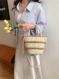 Sac seau en paille style forêt vintage, sac à main et bandoulière polyvalent pour femme.