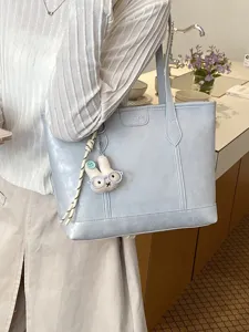 Minimalist large capacity tote bag for women commuting daily stylish shoulder bag