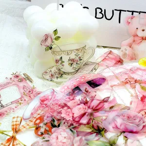 Set van 50 esthetische roze aquarel PET stickers voor DIY dagboek laptop decoratie.