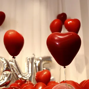 Verstärkte doppelschichtige rote Herzluftballons für Hochzeit Party Dekoration Hauptansicht.