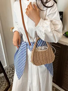 Chique geweven strooien handtas voor dames, trendy kleine gevlochten mandtas met koordsluiting.