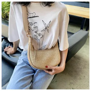 Summer straw shoulder bag for women, trendy hobo underarm handbag, casual chic fashion design.