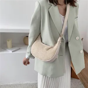 Stylish women straw woven shoulder bag, trendy crescent hobo handbag for summer daily wear.