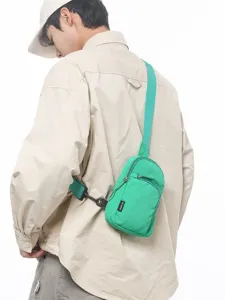 Minimalistische japanische Brusttasche für Damen und Herren, leichte grüne Umhängetasche.