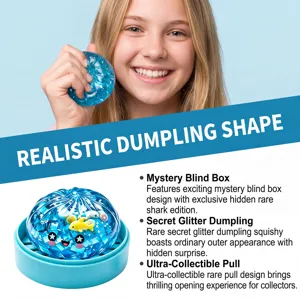 Carino squishy a forma di raviolo con design misterioso e sorpresa di glitter nascosti.
