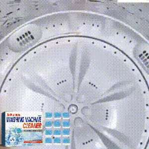 Détail de la tablette de nettoyage de machine à laver avec boîte et tablettes de nettoyage incluses.