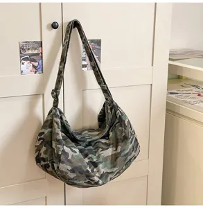 Casual camo canvas messenger bag for women, large capacity shoulder bag for daily commute.