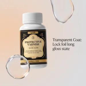 Vue de détail du vernis de protection à l'eau pour artisanat en feuille d'or, brillant.