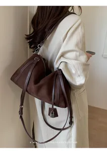 Elegante bolso de hombro de ante marrón para mujer, bolso tote retro minimalista y amplio.