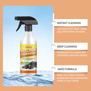 Détail flacon pulvérisateur dégraissant de cuisine avec formule puissante anti-taches.
