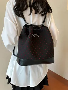 Zaino nero casual da donna con cuori rossi grazioso design a fiocco grande capacità