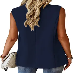 Rückansicht Detail einer schicken dunkelblauen ärmellosen Blazer Weste mit Reverskragen.
