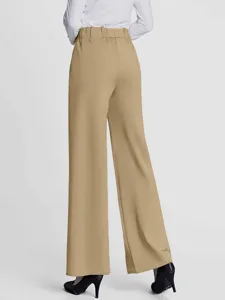 Rückansicht Detail der Damen High Waist Einfarbig Weite Hose mit schönem Fall und legerem Schnitt.