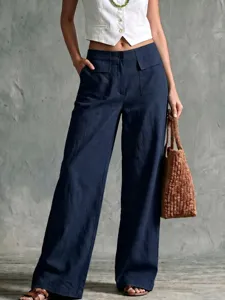Detailansicht der einfarbigen Leinen Freizeithose mit weitem Bein für Damen, bequeme Sommermode.