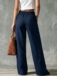 Detailansicht der bequemen einfarbigen Leinen Damen Freizeithose mit weitem Beinschnitt.