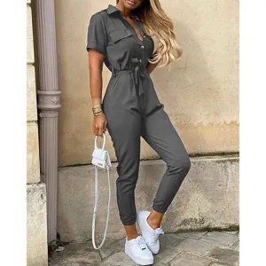 Damen lässiger kurzärmliger Revers Knopf Utility Jumpsuit mit Gürtel für den Sommer.