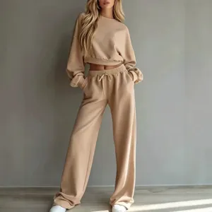 Minimalistisches beige kurze Langarm Sweatshirt und weite Hose Loungewear Set für Damen.